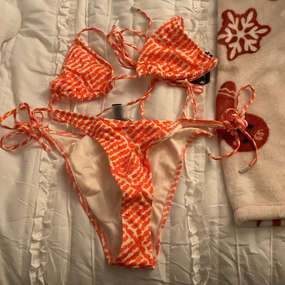 Brand New WITH TAGS Triangl Vinca Perre Orange Bikini Set - Top L Bottom XL